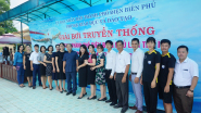Đ/c Đào Hoài Nam - Phó chủ tịch UBND thành phố Điện Biên Phủ chụp ảnh lưu niệm cùng Ban tổ chức, Tổ trọng tài, Đại diện BGH các nhà trường giải bơi,
