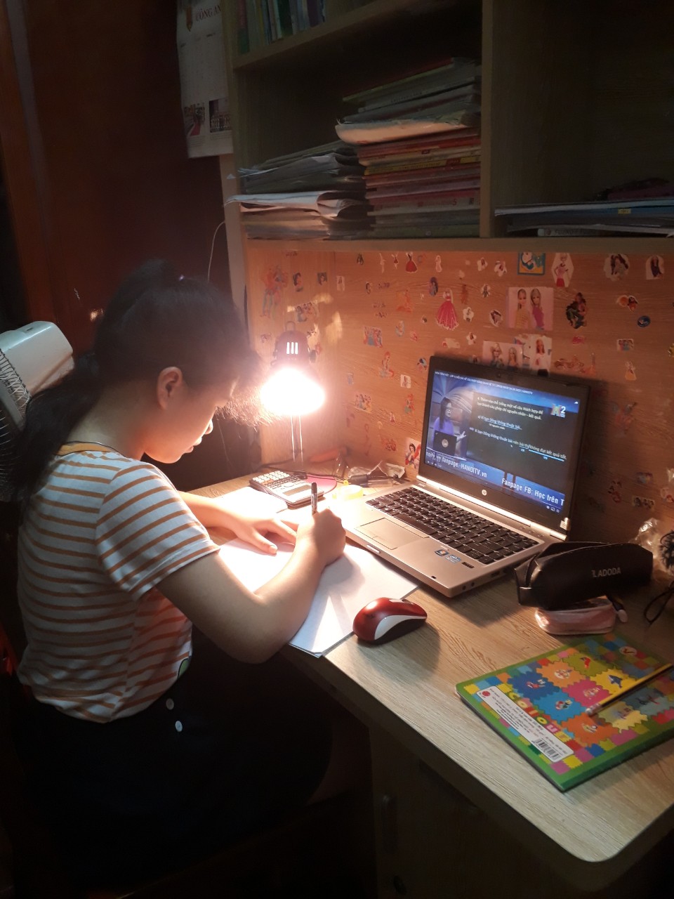 Trường tiểu học Nam Thanh phát triển phong trào học trực tuyến qua mạng Internet và các kênh truyền hình trong thời gian nghỉ chống dịch Covid 19
