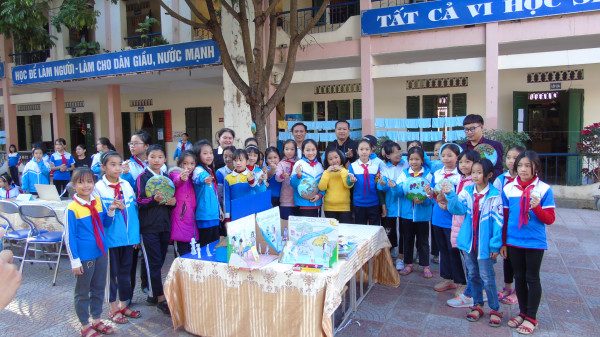 Trường Tiểu học Nam Thanh đón đoàn cán bộ các tỉnh Bắc Lào thực tế tại nhà  nhà trường.