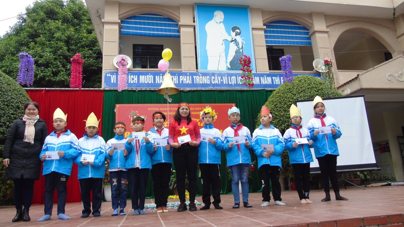 Trường Tiểu học Nam Thanh tổ chức Hội thi “Rung chuông vàng” cho 100 em học sinh khối 4 và 5.