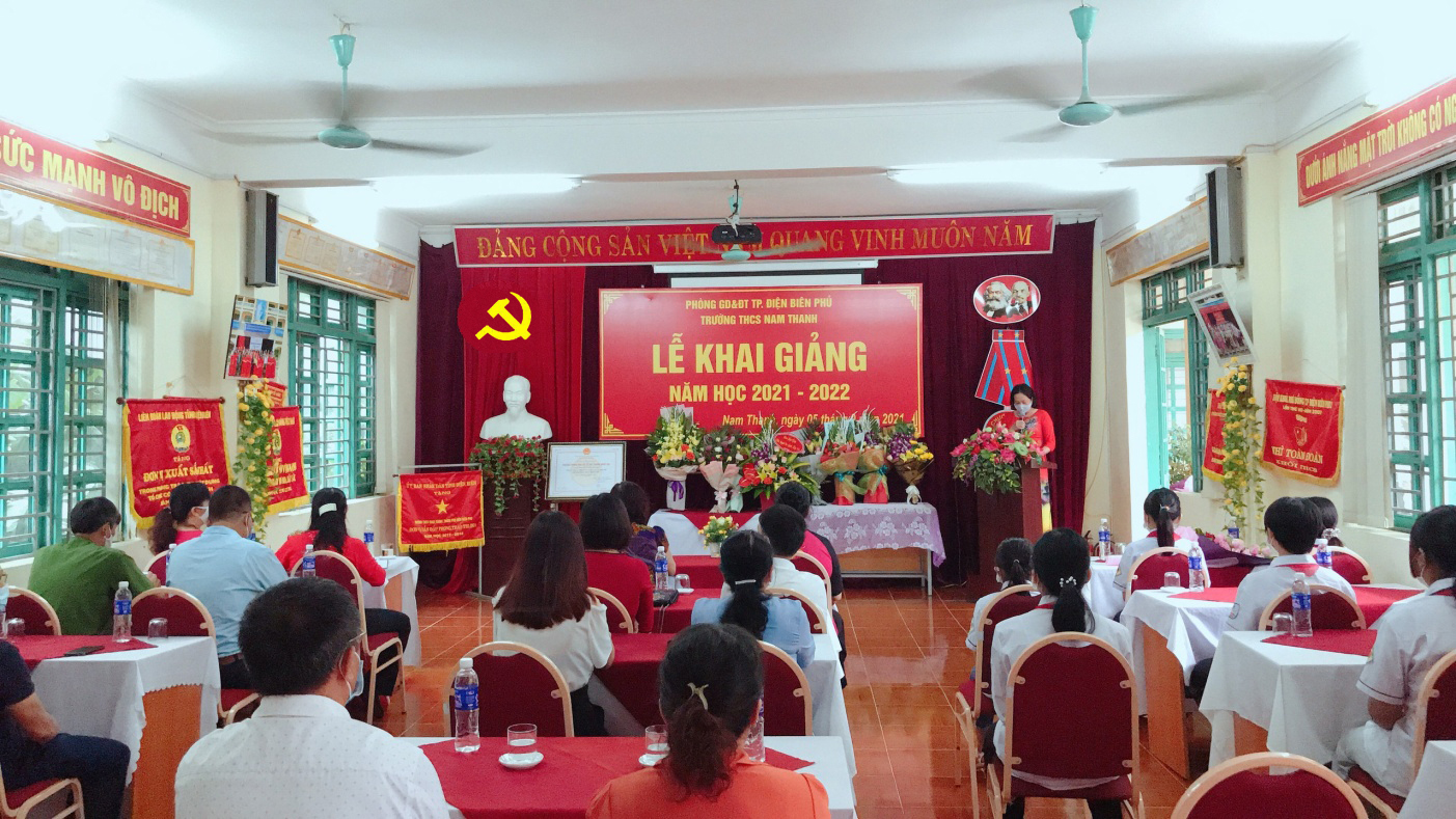 Thầy và trò trường THCS Nam Thanh khai giảng đón chào Năm học 2021-2022