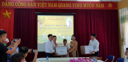 Thành ủy – HĐND – UBND thành phố Điện Biên Phủ trao quà Trung thu cho các em học sinh Trường THCS xã Nà Nhạn
