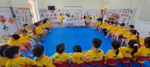 TRƯỜNG MẦM NON 20/10 PHỐI HỢP VỚI TRẠM Y TẾ  PHƯỜNG MƯỜNG THANH KHÁM SỨC KHỎE CHO TRẺ LẦN 2