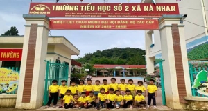 CÁC BÉ LỚP MẪU GIÁO LỚN  5-6 TUỔI  TRƯỜNG MẦM NON SỐ 2 XÃ NÀ NHẠN THAM QUAN  TRƯỜNG TIỂU HỌC