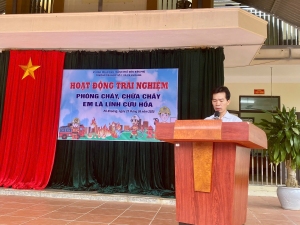 HOẠT ĐỘNG TRẢI NGHIỆM: “EM TẬP LÀM LÍNH CỨU HOẢ”