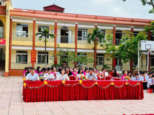 TRƯỜNG THCS MƯỜNG THANH TỔ CHỨC LỄ TỔNG KẾT NĂM HỌC 2024-2025