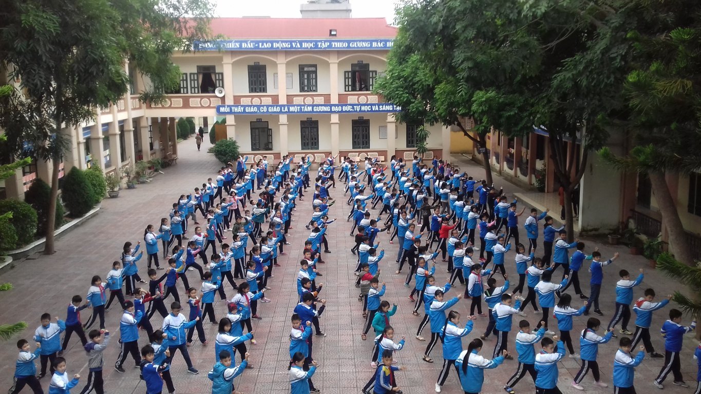 Trường Tiểu học Nam Thanh đưa bài võ cổ truyền vào hoạt động đầu giờ và giữa giờ nhằm nâng cao chất lượng giờ hoạt động tập thể.