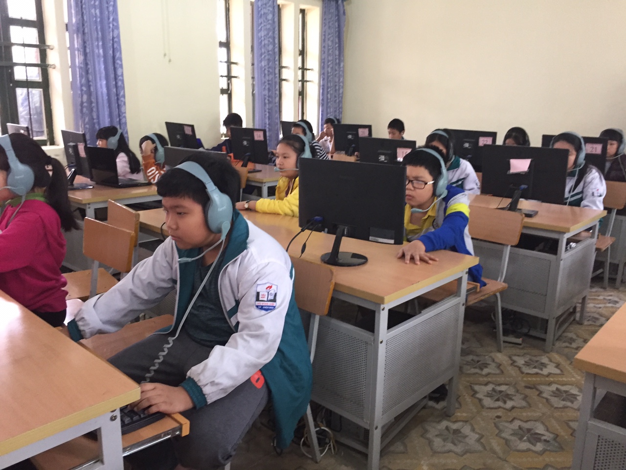 Trường Tiểu học Tô Vĩnh Diện tổ chức cuộc thi Tiếng Anh, giải Toán trên mạng Internet vòng tỉnh
