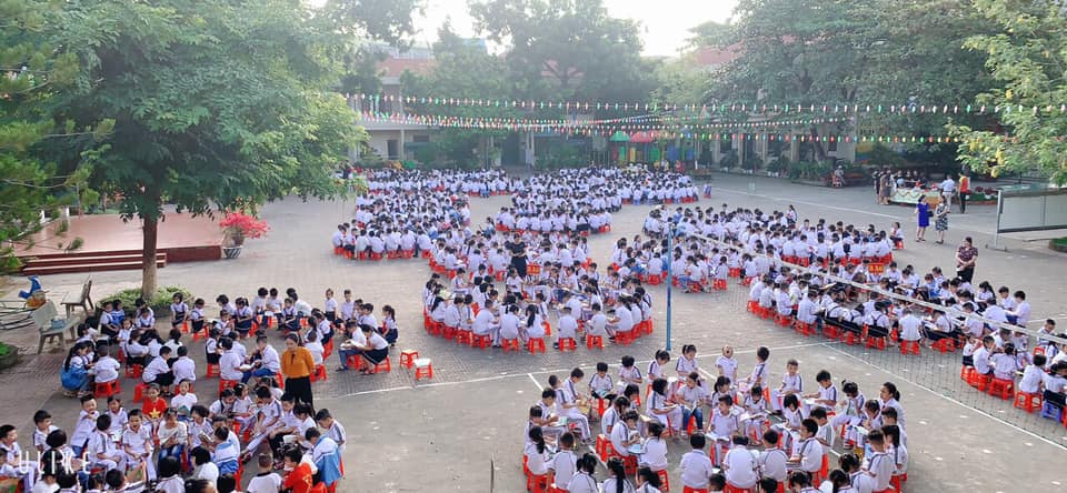 Trường Tiểu học Hà Nội - Điện Biên Phủ tổ chức ngày hội đọc sách đầy ý nghĩa với chủ đề “Chuyển đổi số thúc đẩy học tập suốt đời”.