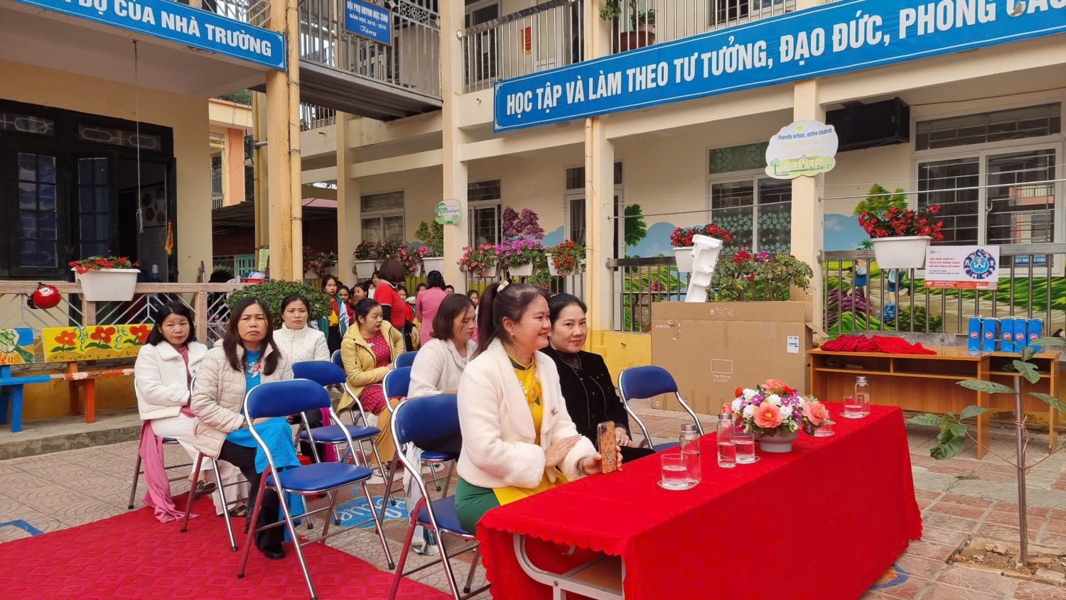 “RUNG CHUÔNG VÀNG TIẾNG ANH” - SÂN CHƠI BỔ ÍCH CHO HỌC SINH