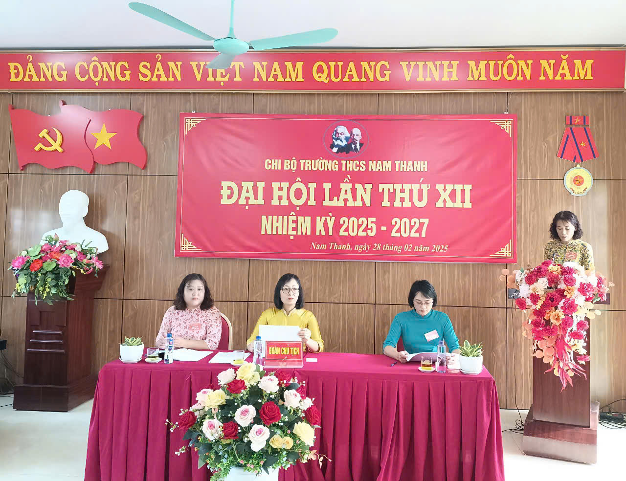 ĐẠI HỘI CHI BỘ TRƯỜNG THCS NAM THANH LẦN THỨ XII, NHIỆM KỲ 2025-2027