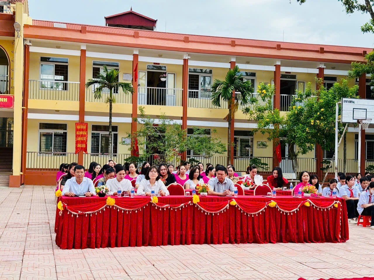 TRƯỜNG THCS MƯỜNG THANH TỔ CHỨC LỄ TỔNG KẾT NĂM HỌC 2024-2025