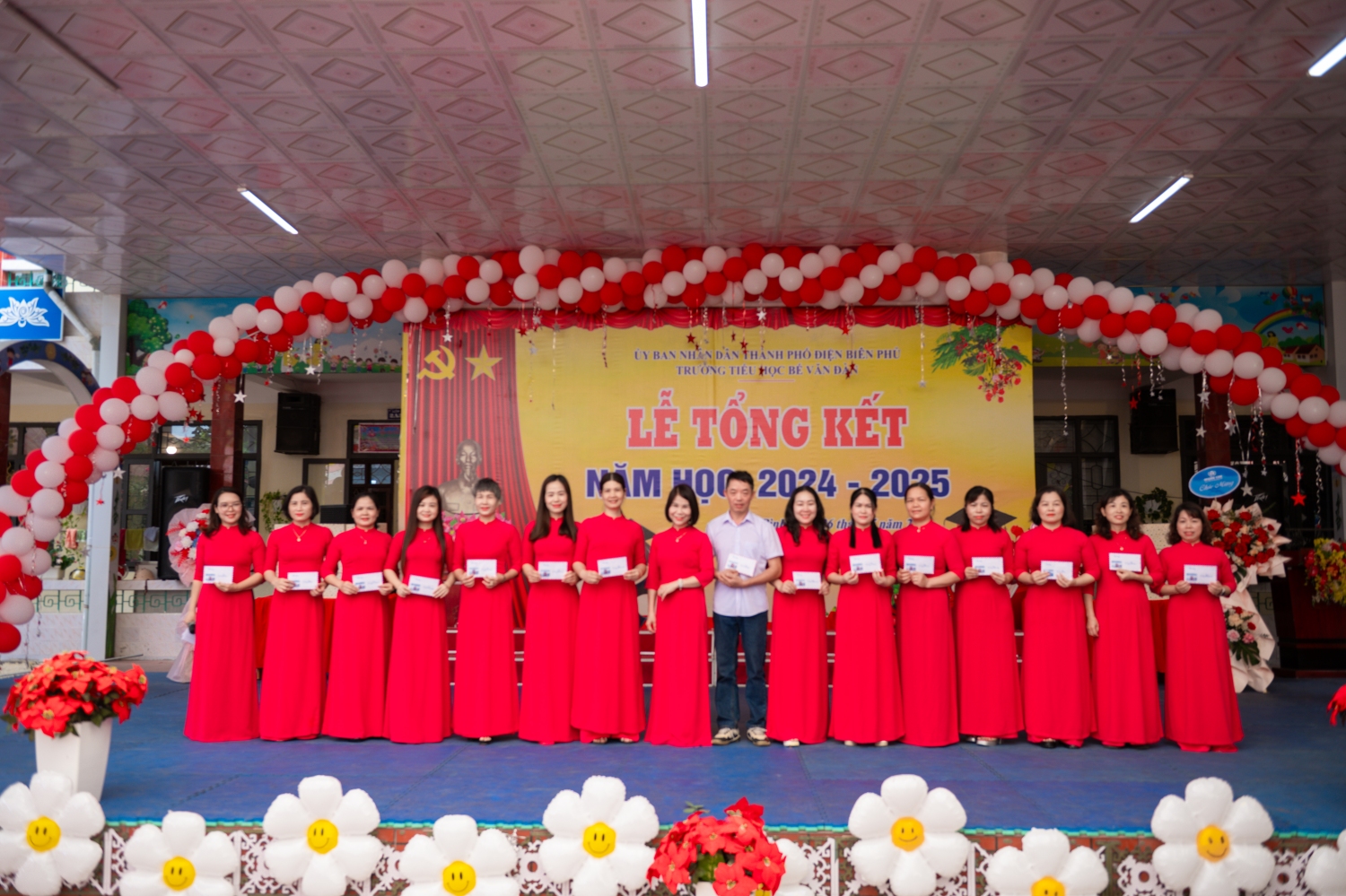 TRƯỜNG TIỂU HỌC BẾ VĂN ĐÀN LONG TRỌNG TỔ CHỨC LỄ TỔNG KẾT NĂM HỌC 2024 - 2025